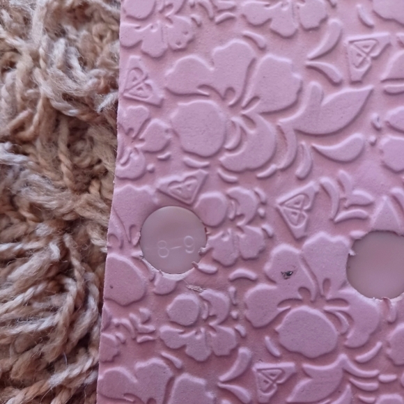 Roxy Flip Flops - Picture 5 of 5